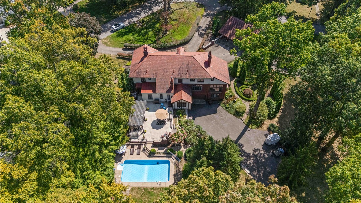 Grove City Boro, Pennsylvania 16127, United States, 6 Bedrooms Bedrooms, ,5 BathroomsBathrooms,Residential,Active,216218