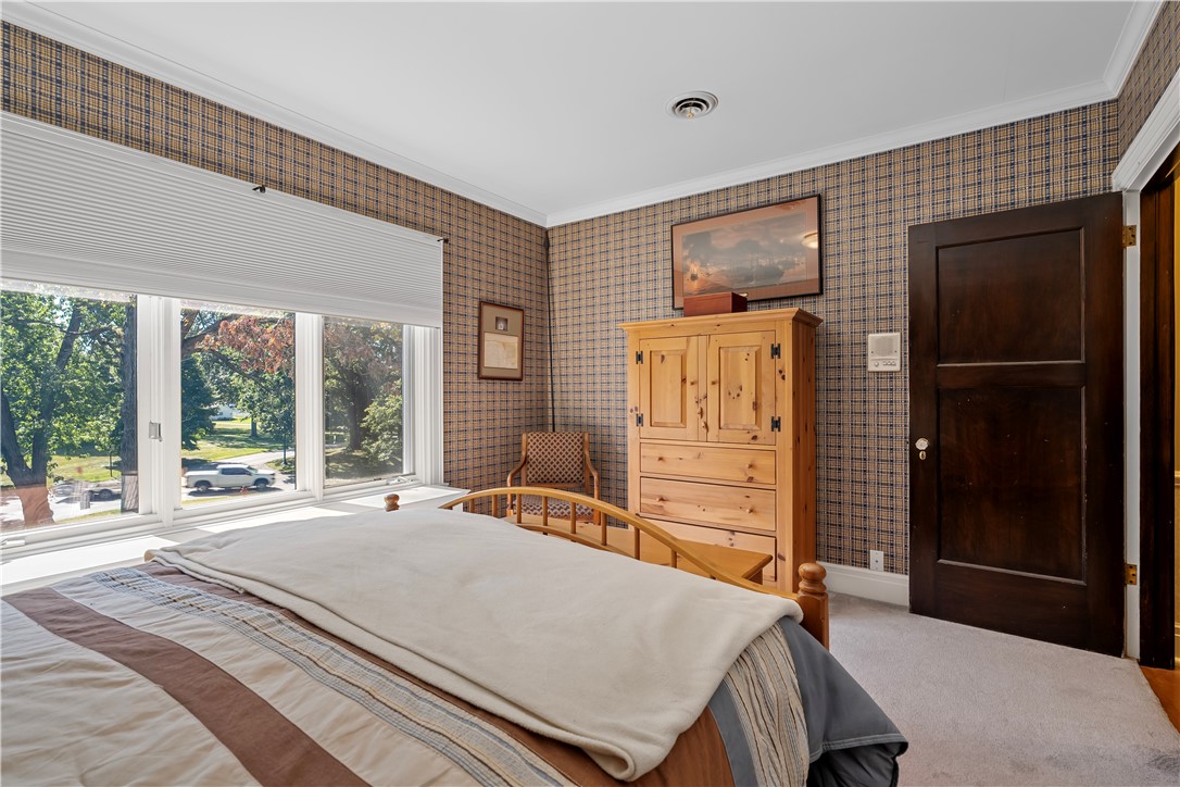 Grove City Boro, Pennsylvania 16127, United States, 6 Bedrooms Bedrooms, ,5 BathroomsBathrooms,Residential,Active,216218