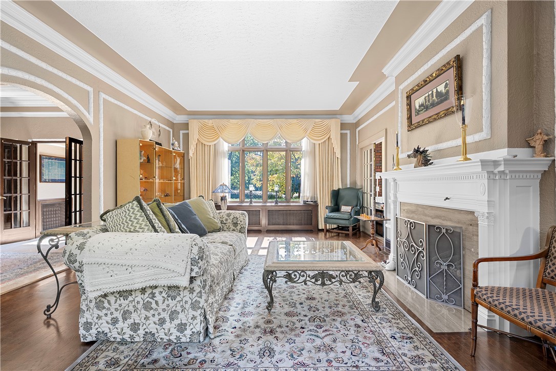 Grove City Boro, Pennsylvania 16127, United States, 6 Bedrooms Bedrooms, ,5 BathroomsBathrooms,Residential,Active,216218