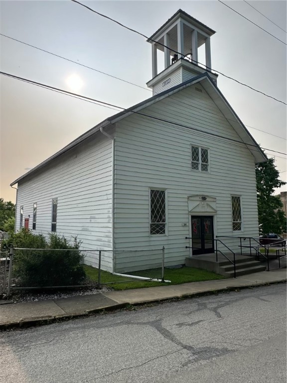 180 Church St