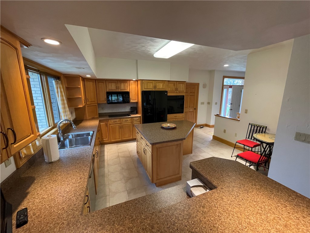 Center Twp - But, Pennsylvania 16001, United States, 2 Bedrooms Bedrooms, ,3 BathroomsBathrooms,Residential,Active,98631