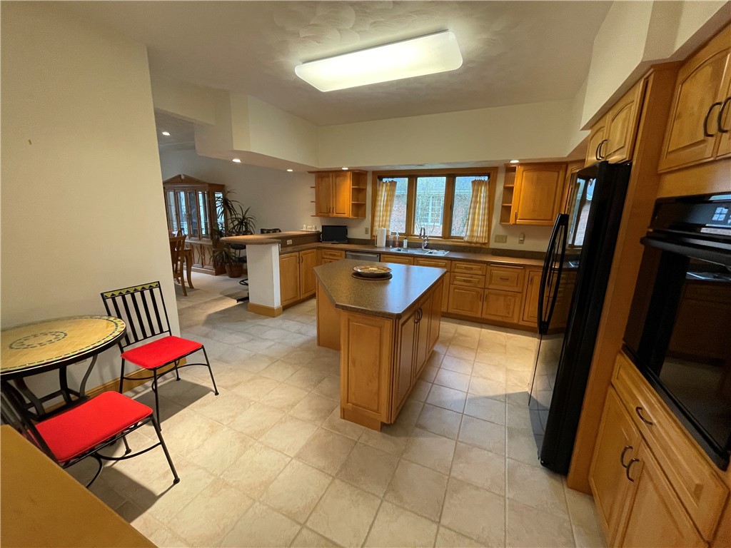 Center Twp - But, Pennsylvania 16001, United States, 2 Bedrooms Bedrooms, ,3 BathroomsBathrooms,Residential,Active,98631