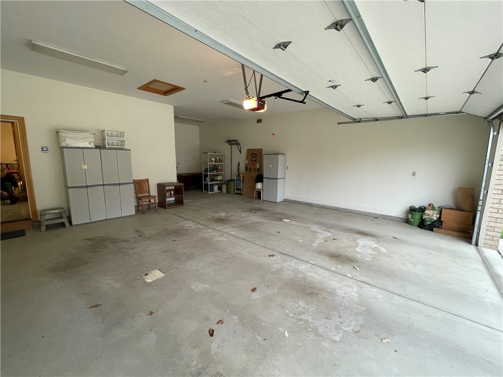 Center Twp - But, Pennsylvania 16001, United States, 2 Bedrooms Bedrooms, ,3 BathroomsBathrooms,Residential,Active,98631