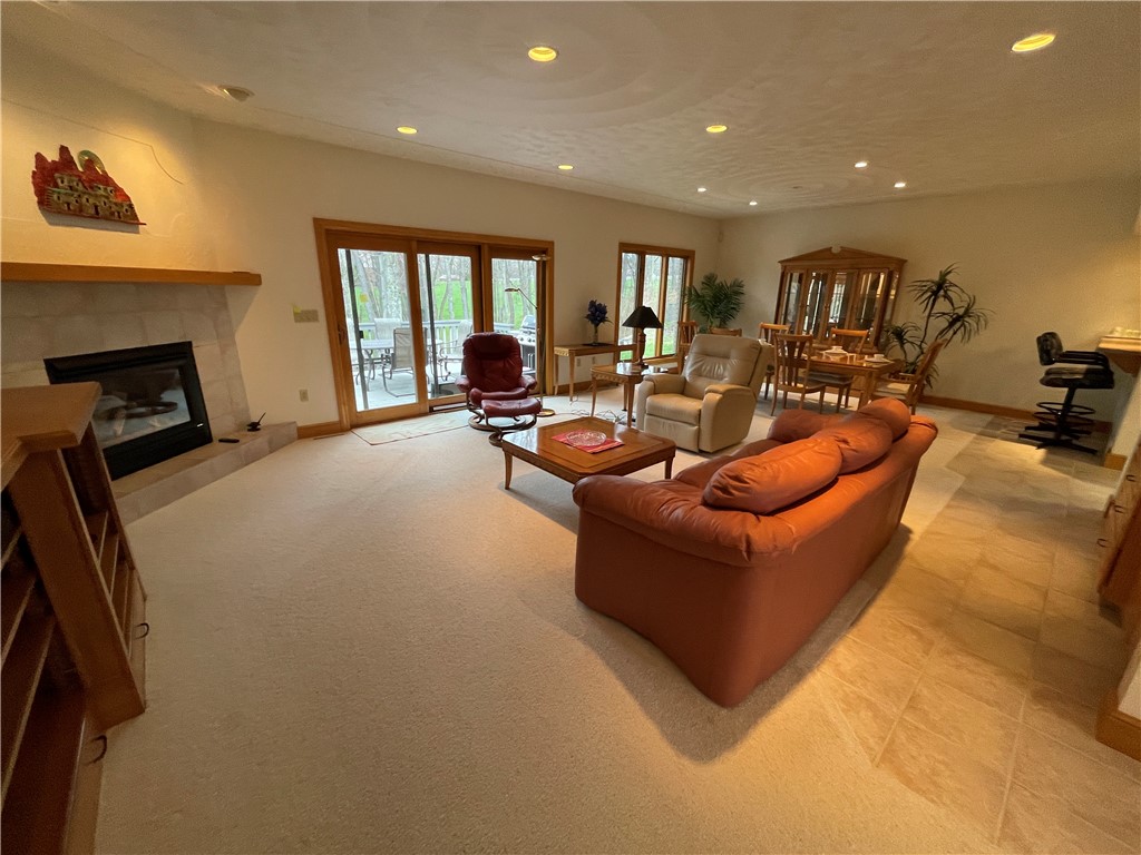 Center Twp - But, Pennsylvania 16001, United States, 2 Bedrooms Bedrooms, ,3 BathroomsBathrooms,Residential,Active,98631