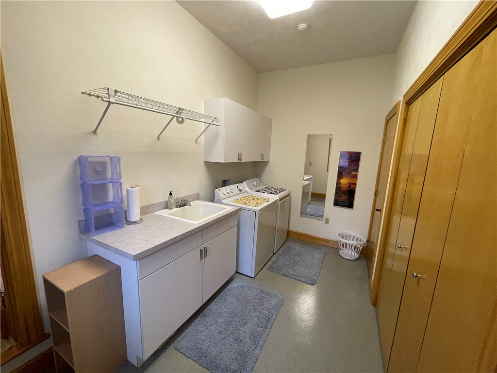 Center Twp - But, Pennsylvania 16001, United States, 2 Bedrooms Bedrooms, ,3 BathroomsBathrooms,Residential,Active,98631