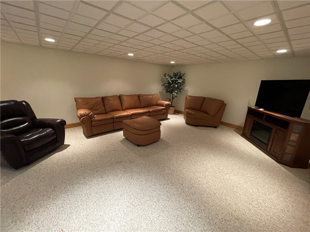 Center Twp - But, Pennsylvania 16001, United States, 2 Bedrooms Bedrooms, ,3 BathroomsBathrooms,Residential,Active,98631