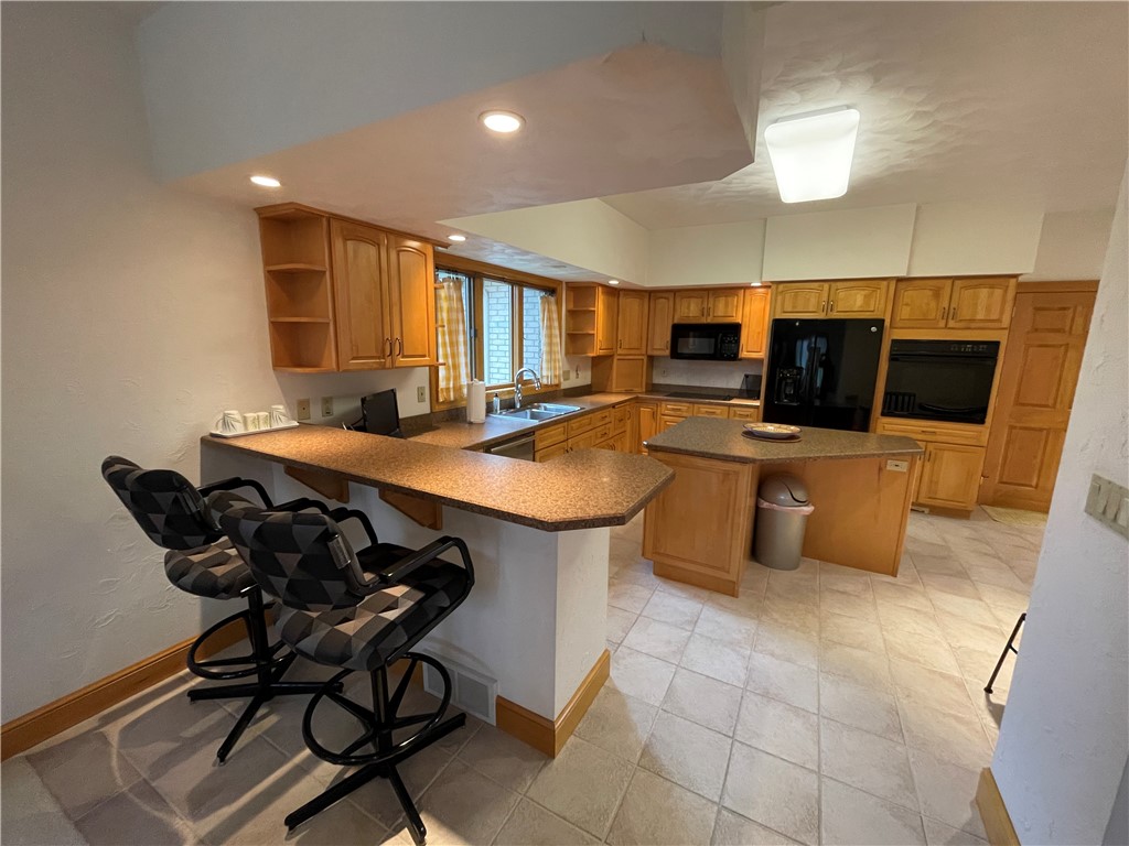 Center Twp - But, Pennsylvania 16001, United States, 2 Bedrooms Bedrooms, ,3 BathroomsBathrooms,Residential,Active,98631