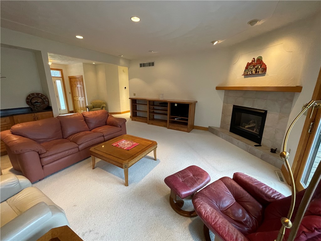 Center Twp - But, Pennsylvania 16001, United States, 2 Bedrooms Bedrooms, ,3 BathroomsBathrooms,Residential,Active,98631