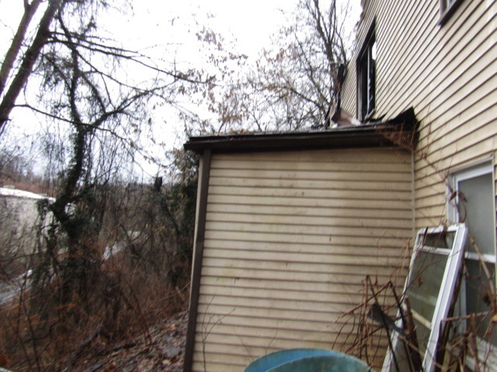 1633 E Cherryhill St