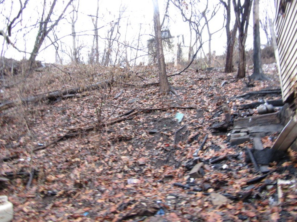 1633 E Cherryhill St