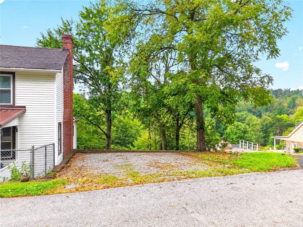 223 Lenkey Rd