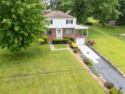 Photo of 117 Dennis Dr, Glenshaw, PA 15116 (MLS # 1759430)