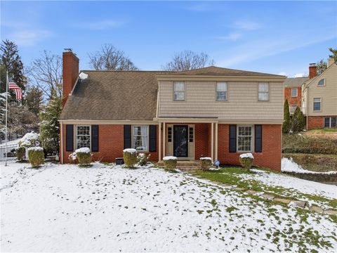 Photo of 1800 Murdstone Rd, Upper St Clair, PA 15241 (MLS # 1744684)