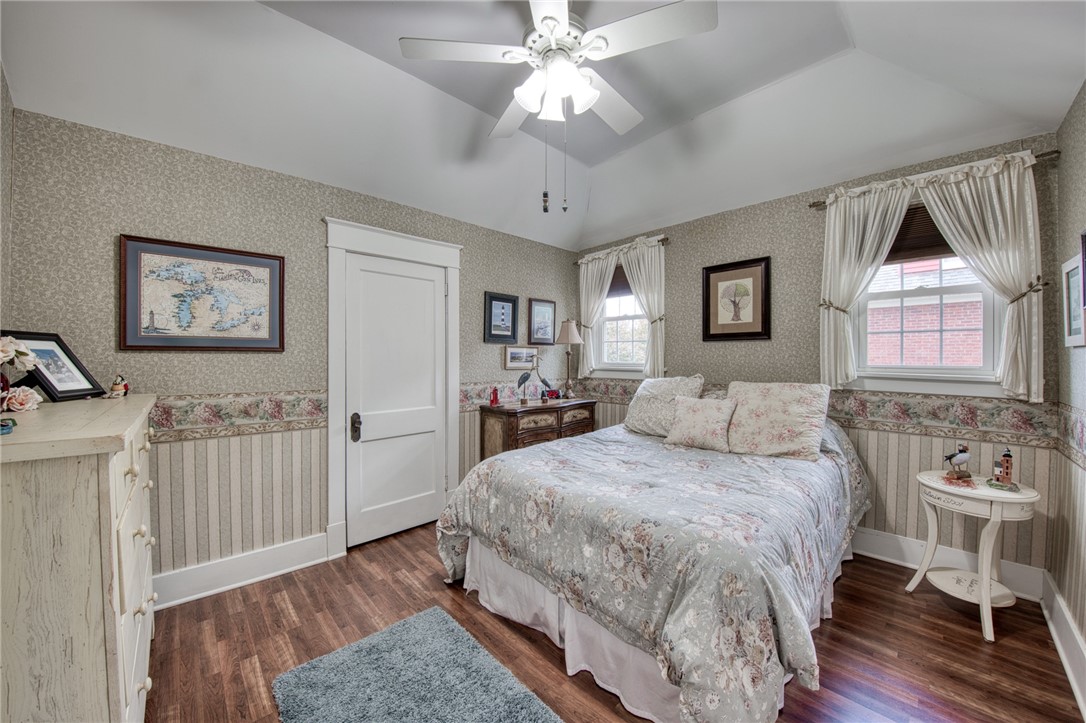 Ellwood City - Law, Pennsylvania 16117, United States, 3 Bedrooms Bedrooms, ,2 BathroomsBathrooms,Residential,Contingent,127560