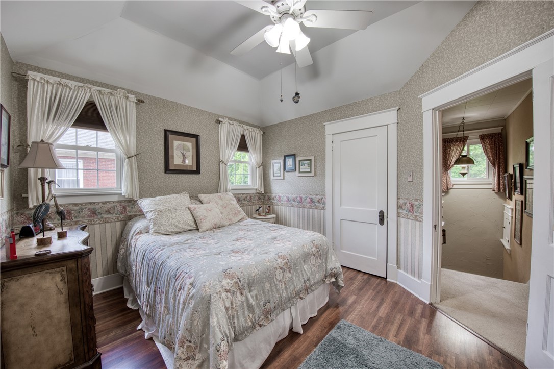 Ellwood City - Law, Pennsylvania 16117, United States, 3 Bedrooms Bedrooms, ,2 BathroomsBathrooms,Residential,Contingent,127560