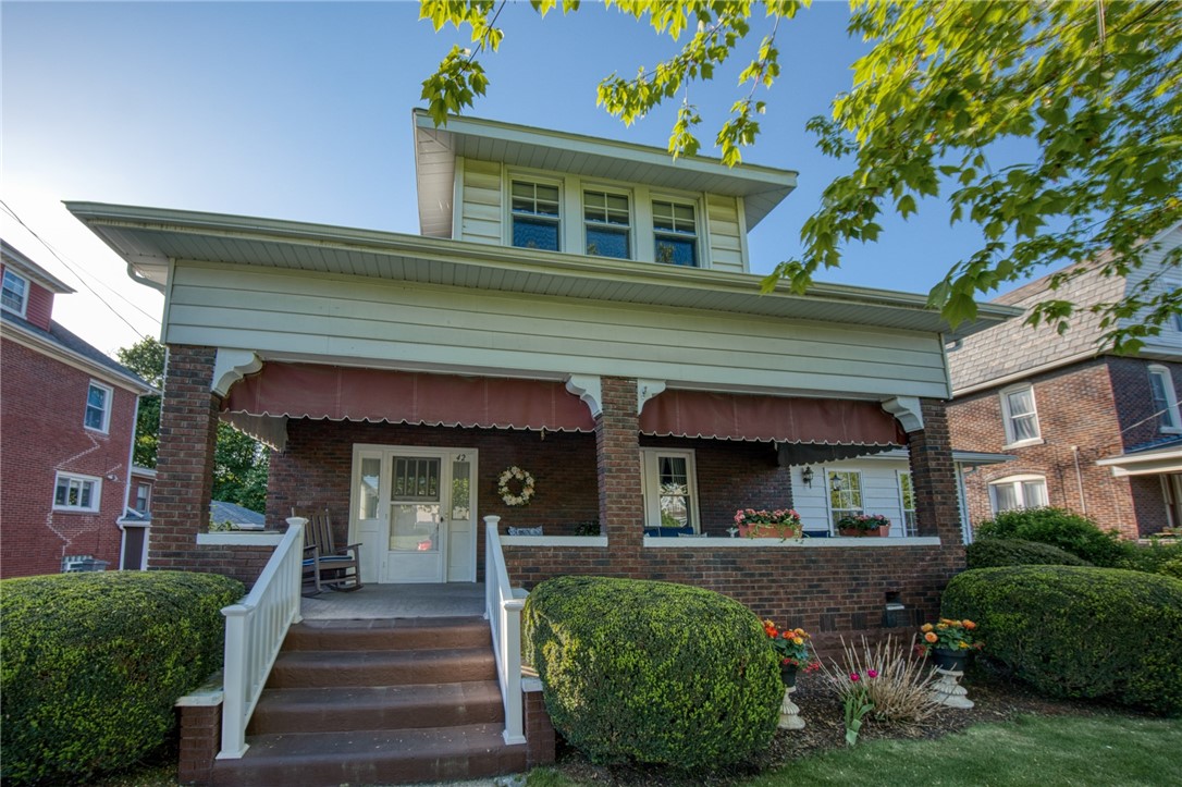 Ellwood City - Law, Pennsylvania 16117, United States, 3 Bedrooms Bedrooms, ,2 BathroomsBathrooms,Residential,Contingent,127560