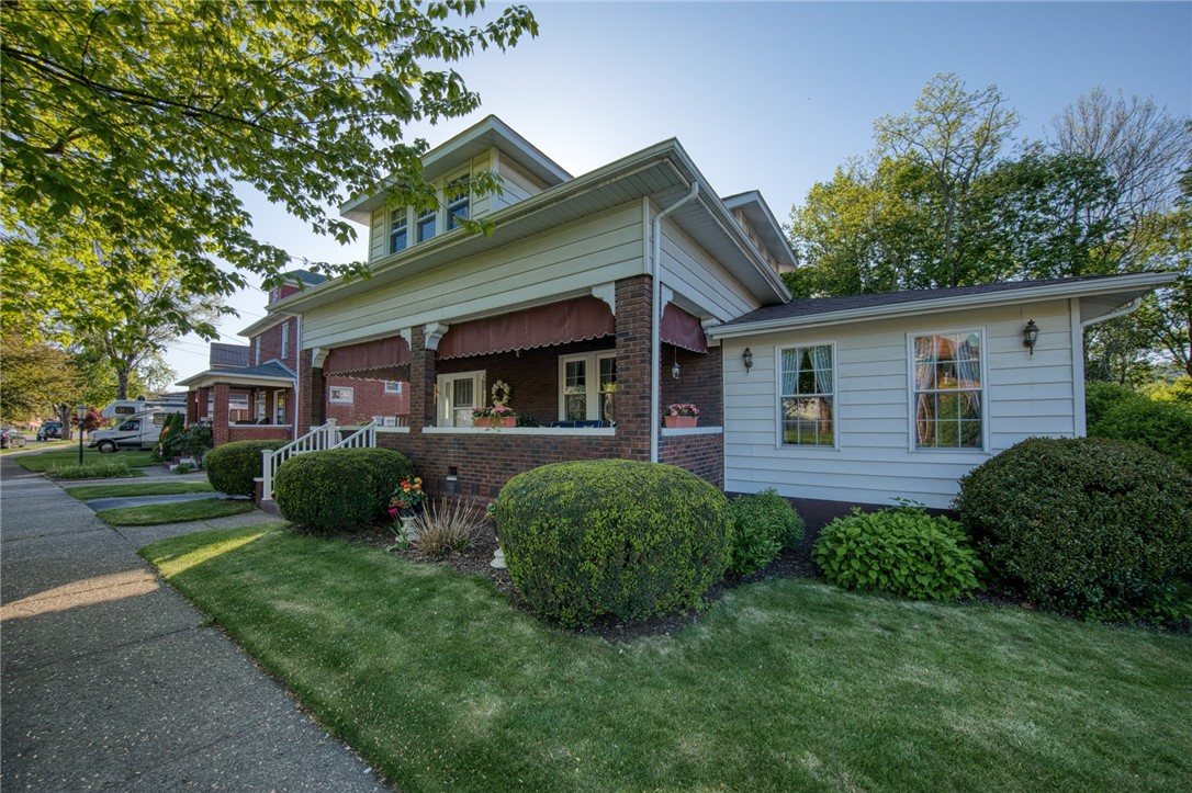 Ellwood City - Law, Pennsylvania 16117, United States, 3 Bedrooms Bedrooms, ,2 BathroomsBathrooms,Residential,Contingent,127560