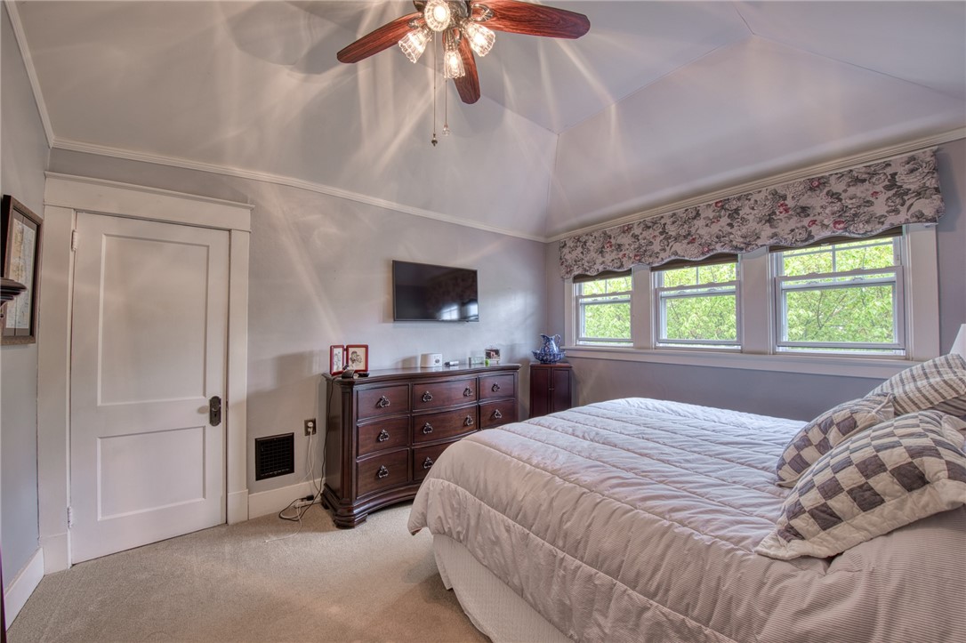 Ellwood City - Law, Pennsylvania 16117, United States, 3 Bedrooms Bedrooms, ,2 BathroomsBathrooms,Residential,Contingent,127560