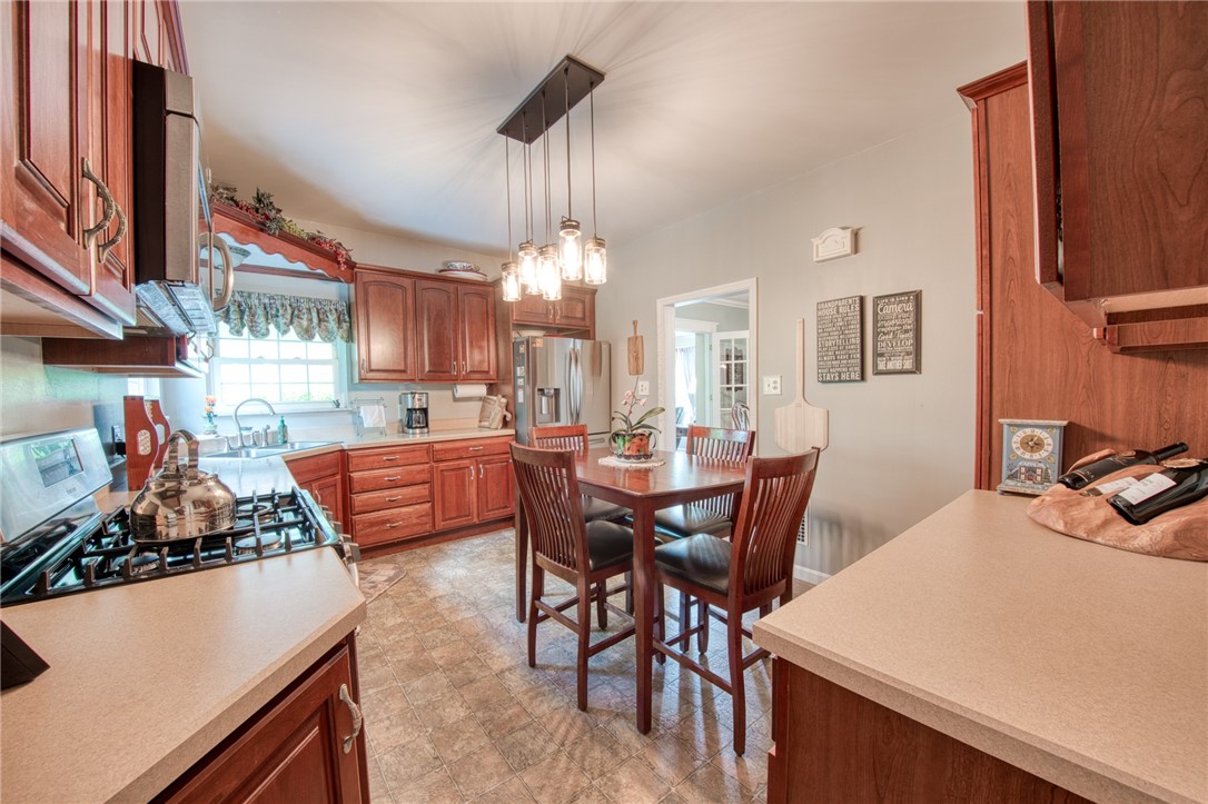 Ellwood City - Law, Pennsylvania 16117, United States, 3 Bedrooms Bedrooms, ,2 BathroomsBathrooms,Residential,Contingent,127560