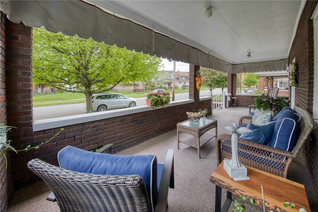 Ellwood City - Law, Pennsylvania 16117, United States, 3 Bedrooms Bedrooms, ,2 BathroomsBathrooms,Residential,Contingent,127560