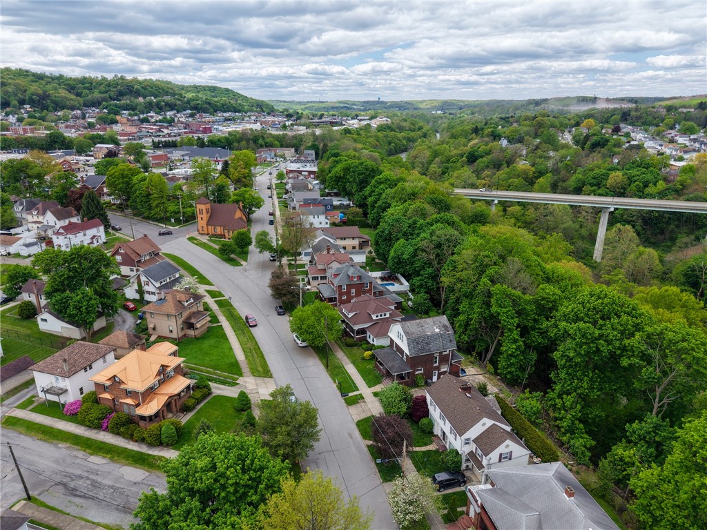 Ellwood City - Law, Pennsylvania 16117, United States, 3 Bedrooms Bedrooms, ,2 BathroomsBathrooms,Residential,Contingent,127560