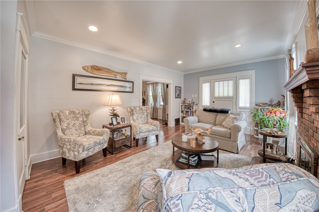 Ellwood City - Law, Pennsylvania 16117, United States, 3 Bedrooms Bedrooms, ,2 BathroomsBathrooms,Residential,Contingent,127560