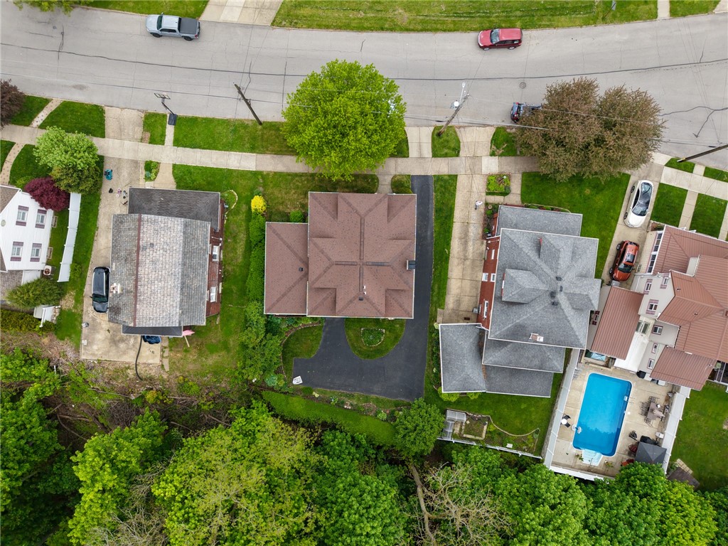 Ellwood City - Law, Pennsylvania 16117, United States, 3 Bedrooms Bedrooms, ,2 BathroomsBathrooms,Residential,Contingent,127560