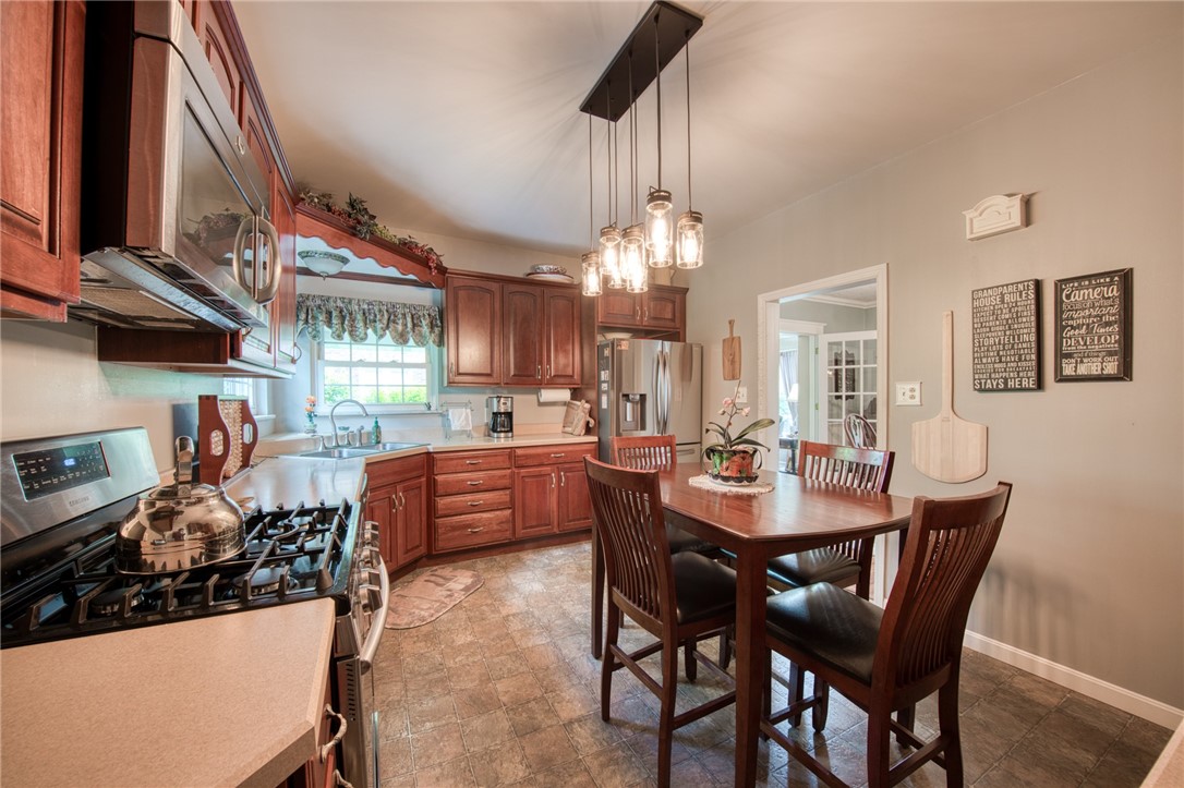 Ellwood City - Law, Pennsylvania 16117, United States, 3 Bedrooms Bedrooms, ,2 BathroomsBathrooms,Residential,Contingent,127560