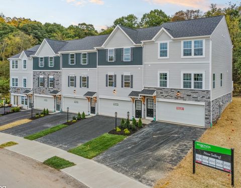 Townhouse For Sale - 2002 Canterbury Dr Dr #212D<br/> Imperial, PA 15126