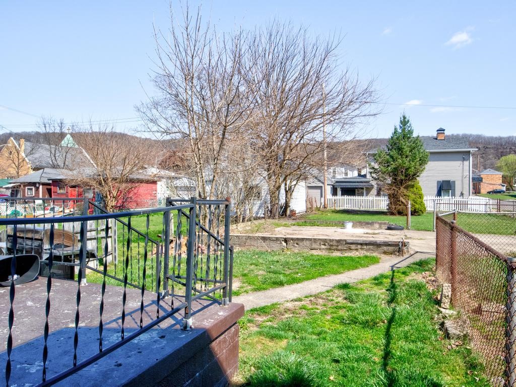 1502 5th Ave Ave, Beaver Falls, Pennsylvania image 23