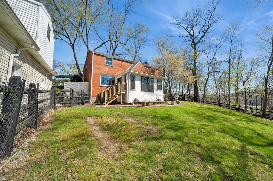 201 Hickory Way Way, Oakmont, Pennsylvania image 1