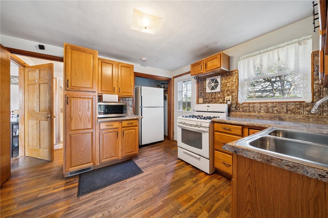 201 Hickory Way Way, Oakmont, Pennsylvania image 25