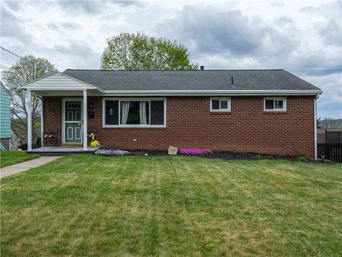 Photo of 537 Greenridge Rd, New Kensington, PA 15068 (MLS # 1748653)