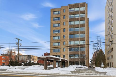 Photo of 154 N Bellefield Ave #44, Pittsburgh, PA 15213 (MLS # 1738065)