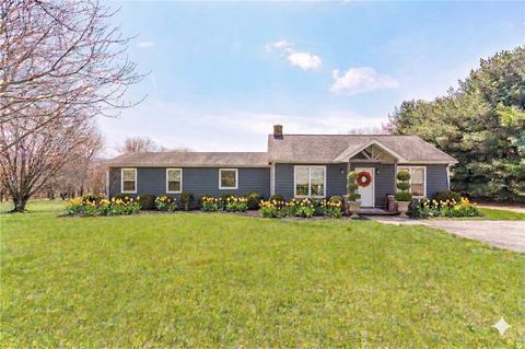 Photo of 2149 Kingview Rd, Scottdale, PA 15683 (MLS # 1746778)
