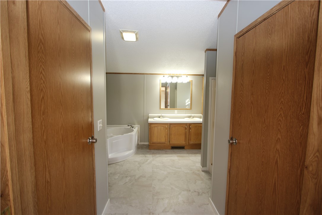 126 Eagle Pointe Estates Dr, New Eagle, Pennsylvania image 16
