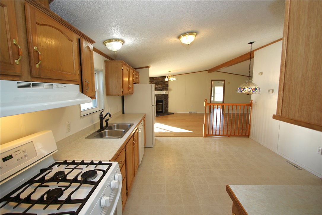 126 Eagle Pointe Estates Dr, New Eagle, Pennsylvania image 2