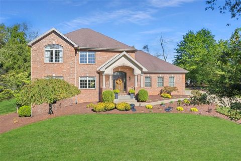 Photo of 130 Hardwood Dr, Venetia, PA 15367 (MLS # 1725030)
