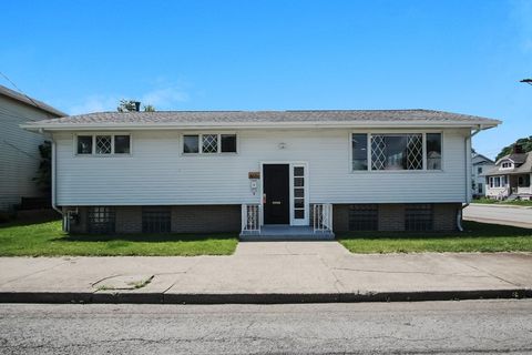 Photo of 600 Indiana Ave, Monaca, PA 15061 (MLS # 1738286)