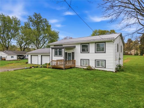 Photo of 108 19th St, Greenville, PA 16125 (MLS # 1751659)