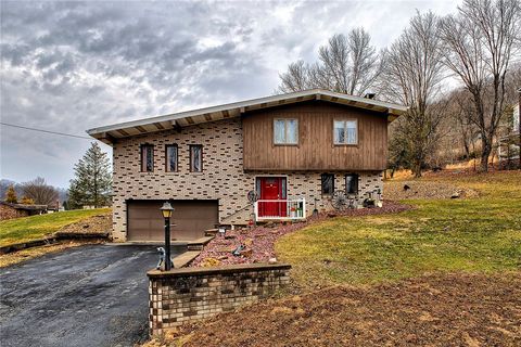 13669 Turner Valley Rd North Huntingdon PA 15642