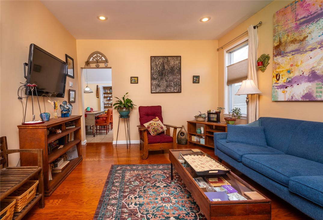 Morningside, Pennsylvania 15206, United States, 2 Bedrooms Bedrooms, ,1 BathroomBathrooms,Residential,Active,210682