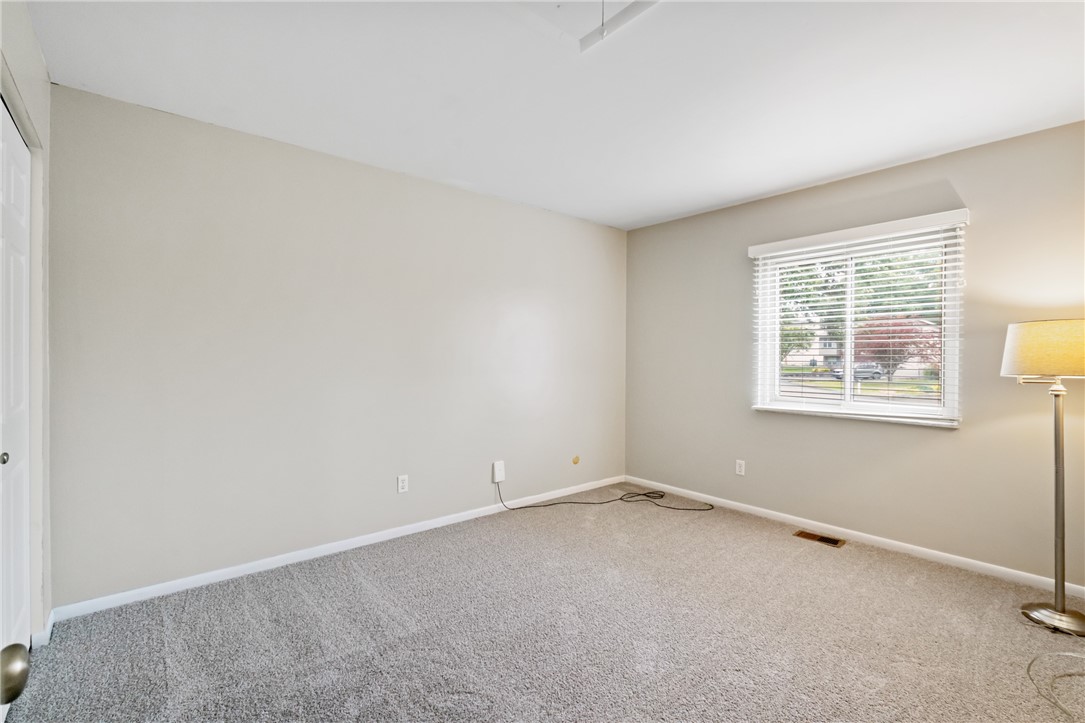 Cranberry Twp, Pennsylvania 16066, United States, 3 Bedrooms Bedrooms, ,3 BathroomsBathrooms,Residential,Pending,141928