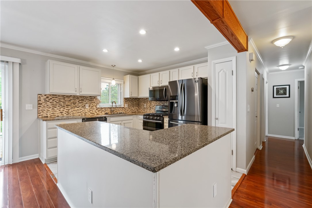 Cranberry Twp, Pennsylvania 16066, United States, 3 Bedrooms Bedrooms, ,3 BathroomsBathrooms,Residential,Pending,141928