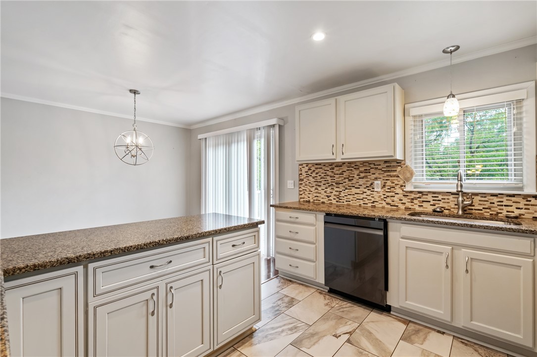Cranberry Twp, Pennsylvania 16066, United States, 3 Bedrooms Bedrooms, ,3 BathroomsBathrooms,Residential,Pending,141928