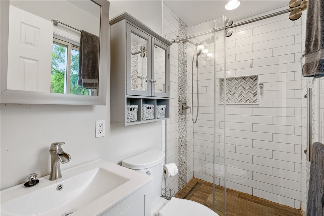 Cranberry Twp, Pennsylvania 16066, United States, 3 Bedrooms Bedrooms, ,3 BathroomsBathrooms,Residential,Pending,141928