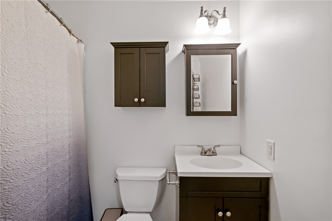 Cranberry Twp, Pennsylvania 16066, United States, 3 Bedrooms Bedrooms, ,3 BathroomsBathrooms,Residential,Pending,141928