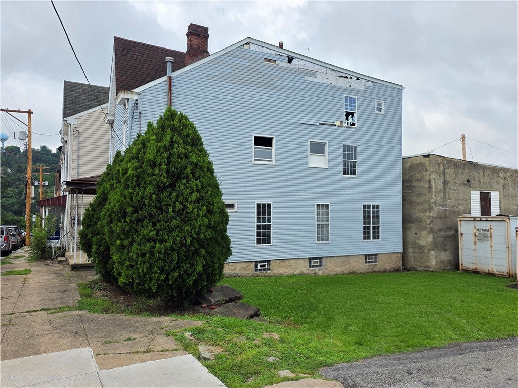 416 Ella St