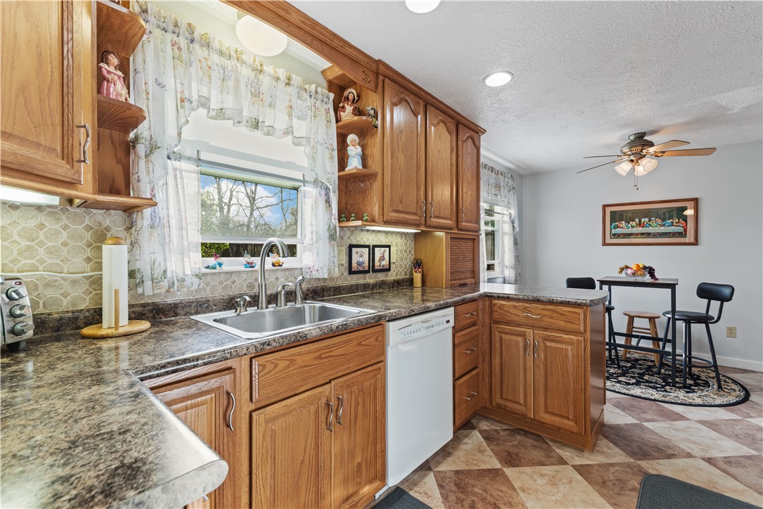 713 Blueberry St St, West Mifflin, Pennsylvania image 9