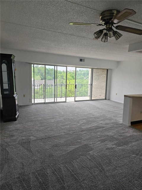 Homes For Sale - 2160 Greentree Rd Rd #606W<br/> Scott Twp, PA 15220